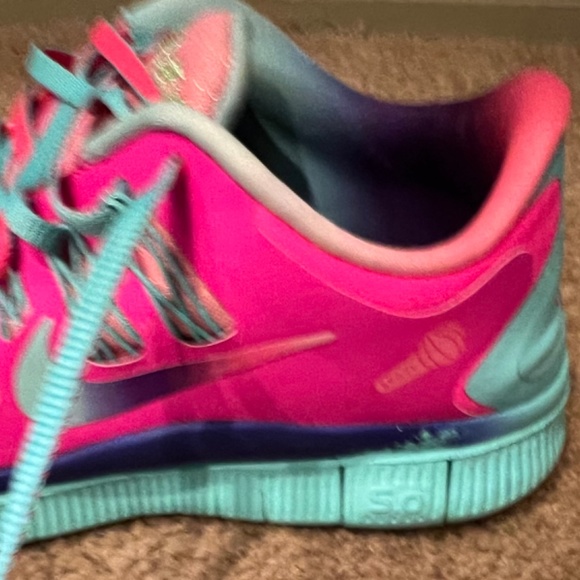 Nike Free 5.0 Doernbecher By Bella women’s 7.5 2013 - Picture 13 of 14